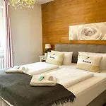 Apartmenthaus Der Johanneshof - Tolle Lage Nah Am شليرسي
